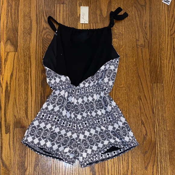 Girls black and white romper - Picture 2 of 3